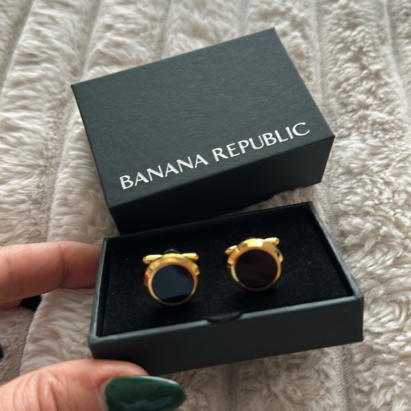 Brand new gold and black cuff links - Picture 1 of 2